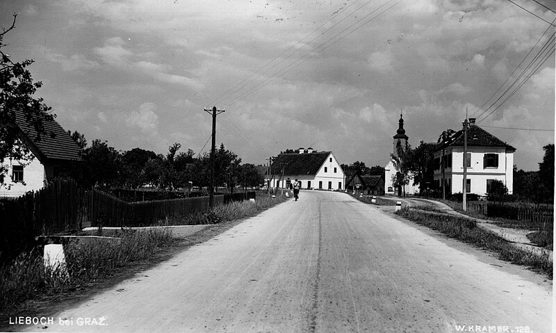 File:Packerstraße, Ortskern von Lieboch.jpg