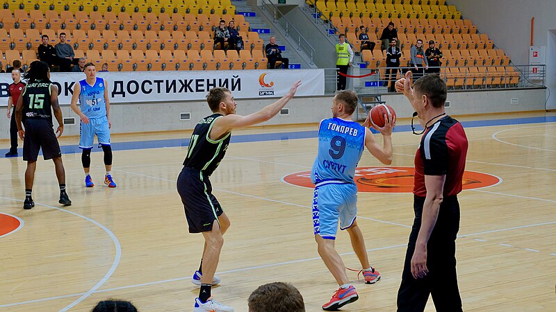 File:Uralmash vs Universitet Yugra (28.12.2023) - 36.jpg