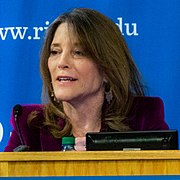 Marianne Williamson (46644134).jpg