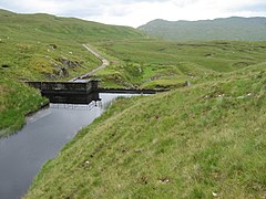 Dam on Allt an Stacain and water duct - geograph.org.uk - 482961.jpg