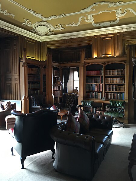 File:Dalhousie Castle, library 1.jpg