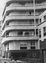 A building at the Boulevard Richard Lenoir (numbers 53-55) in Paris in 1981. Unknown architect