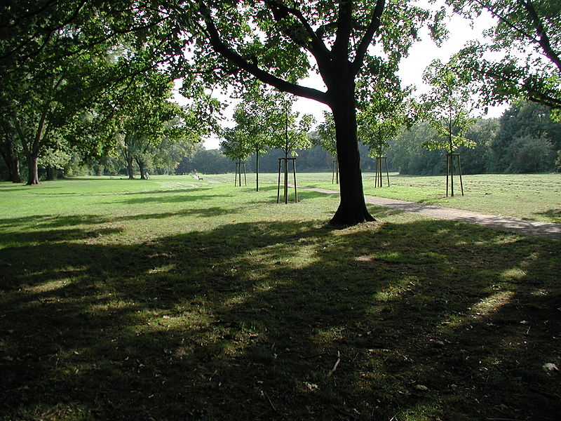 File:Koeln-Fritz-Enke-Park-010.JPG