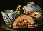 Stillleben mit Melone und blau-weißem Porzellan auf Silbertablett, 22,2 × 29,9 cm, Privatsammlung (?)