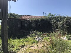 Abandoned small house, Urgezes.jpg