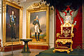 Näyttelyhuoneessa 213 Valtaistuinsali oleva keisarin valtaistuin vuodelta 1797.