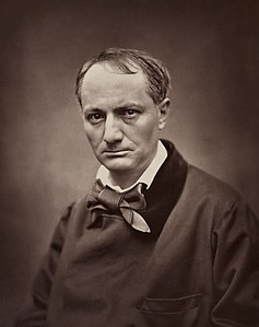 Charles Baudelaire (1821 - 1867), Fransız şair. Şiirlerini derlediği kitaplar arasında Kötülük Çiçekleri (Les Fleurs du Mal - 1857) ve Paris Sıkıntısı (Le Spleen de Paris - 1869) da bulunur. Bu fotoğraf, Paris'te politika, edebiyat ve sanat çevrelerinden birçok kişinin fotoğrafını çekmiş olan Étienne Carjat (1828 - 1906) tarafından 1862 civarında çekilmiştir.