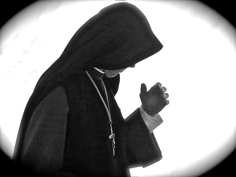 File:Nun Deep in Prayer.jpg