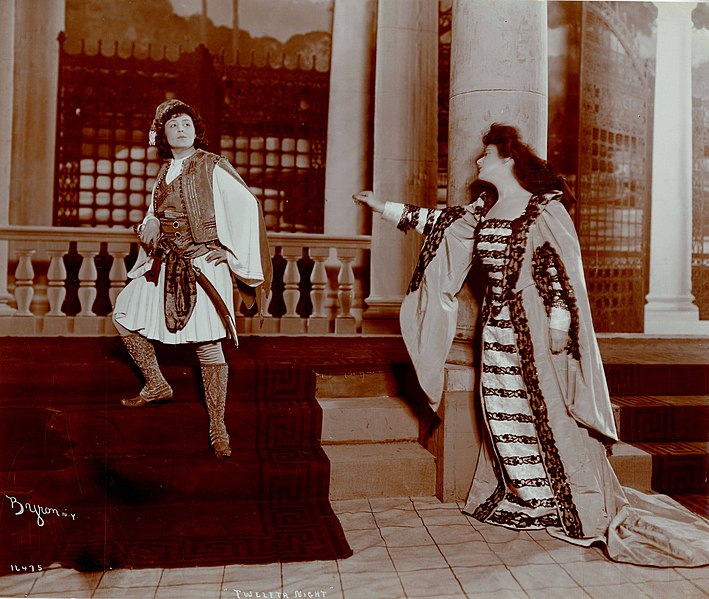 File:A scene from "Twelfth Night" (SAYRE 11952).jpg