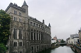 Le château de Gérard le Diable, au bord de l'ancien Escaut.