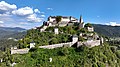 Die Burg Hochosterwitz in Kärnten verfügt über eine stark befestigte Zuwegung mit 14 Torbauten.