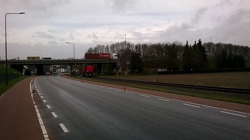 File:Viaduct van de A2 over de Sittarderweg.jpg