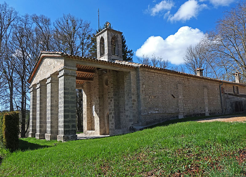 File:L'église Saint-Lambert de Caussols.JPG