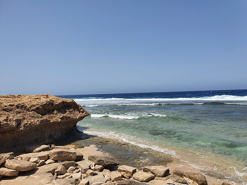 File:Red Sea at Umm Lajj, Saudi Arabia (2).jpg