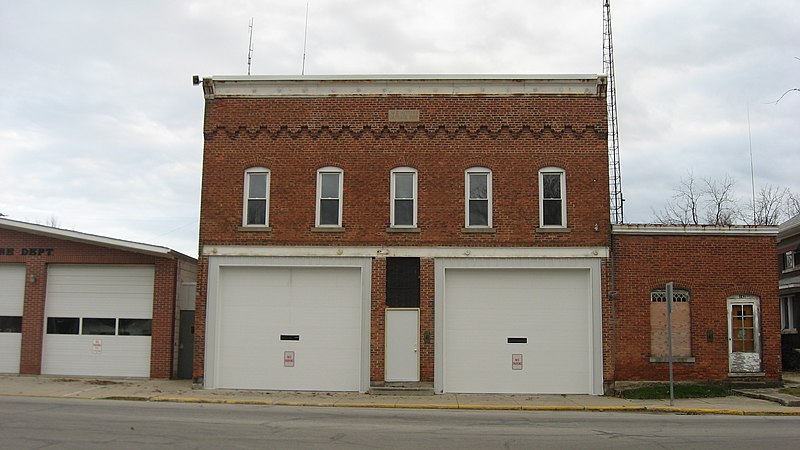 File:M.E. Hutton Carriage Shop.jpg