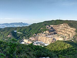 畢拿山石礦場在1991年停止開採後，成為香港警察射擊場及爆炸品處理基地。