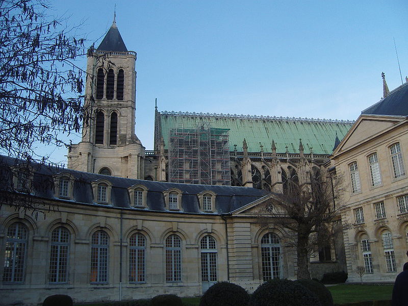 File:Saint-Denis - Basilique - Vue de la maison d'éducation de la Légion d'honneur.JPG