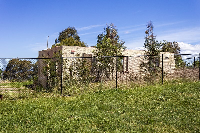 File:Mount Stromlo Observatory Director's Residence in 2012 (1).jpg