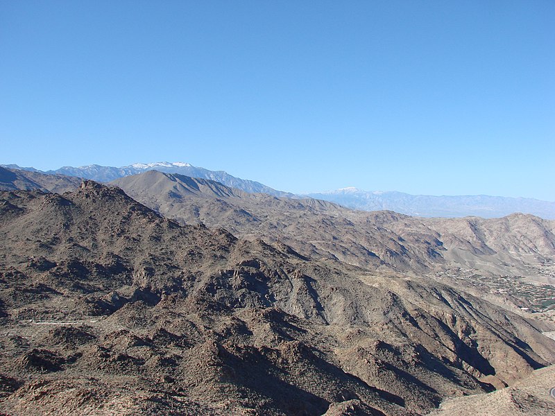 File:Overlooking Palm Desert - panoramio - Alistair Cunningham.jpg