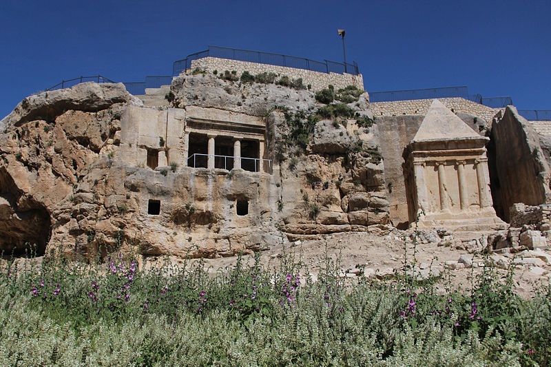 File:Bnei Hazir tomb and Tomb of Zechariah2.JPG