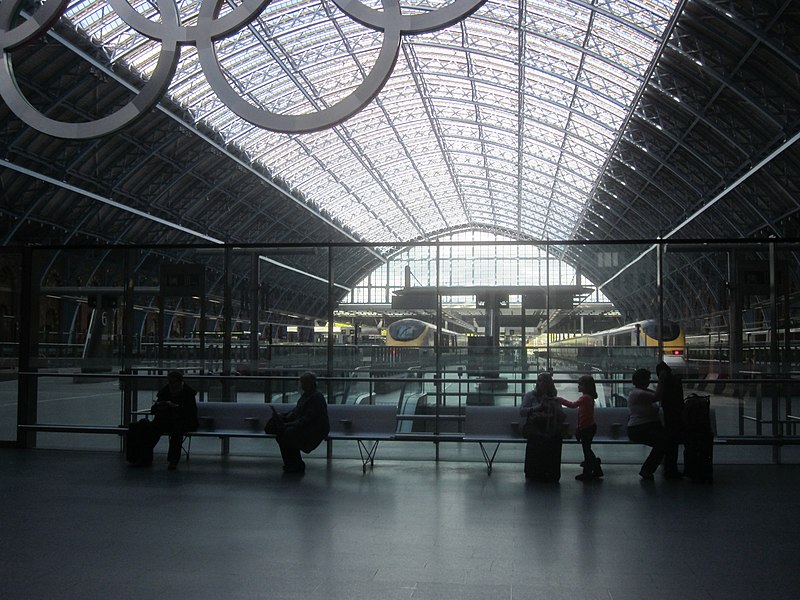 File:Inside St Pancras station - geograph.org.uk - 2675775.jpg