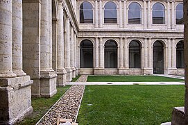 Claustro del Monasterio de San Benito el Real, Valladolid.jpg