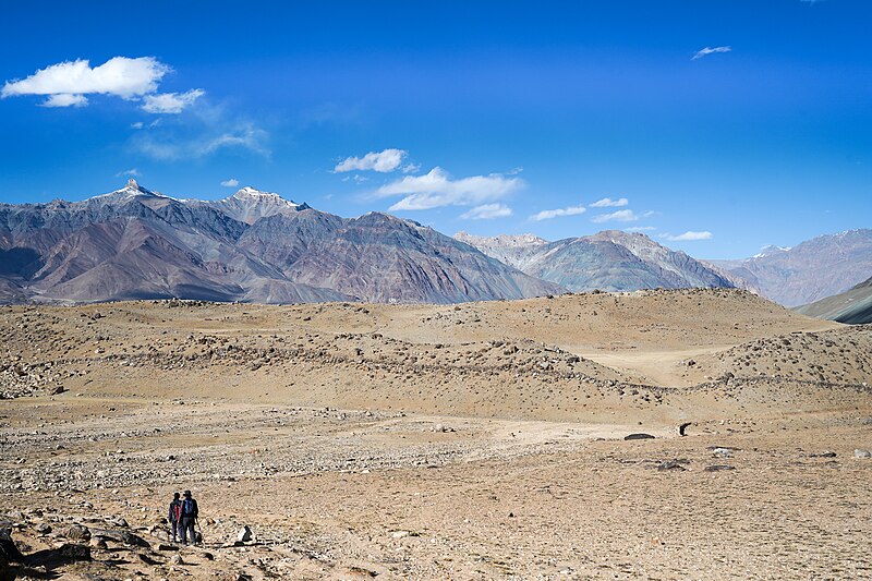 File:Hikers Padum East Zanskar Oct22 A7C 04174.jpg