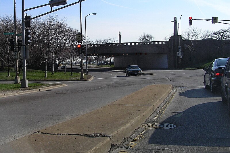 File:Illinois 64 at US 41.jpg