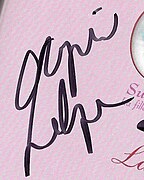 Virginie ledoyen signature.jpg