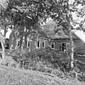 Het voorhuis van de kop-hals-rompboerderij aan de Garsthuizerweg 3 stamt mogelijk uit de 18e eeuw (1970)