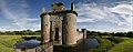 Die Wasserburg Caerlaverock Castle – Gesamtansicht, frontal