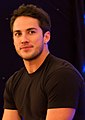 Michael Trevino interpreta Tyler Lockwood.