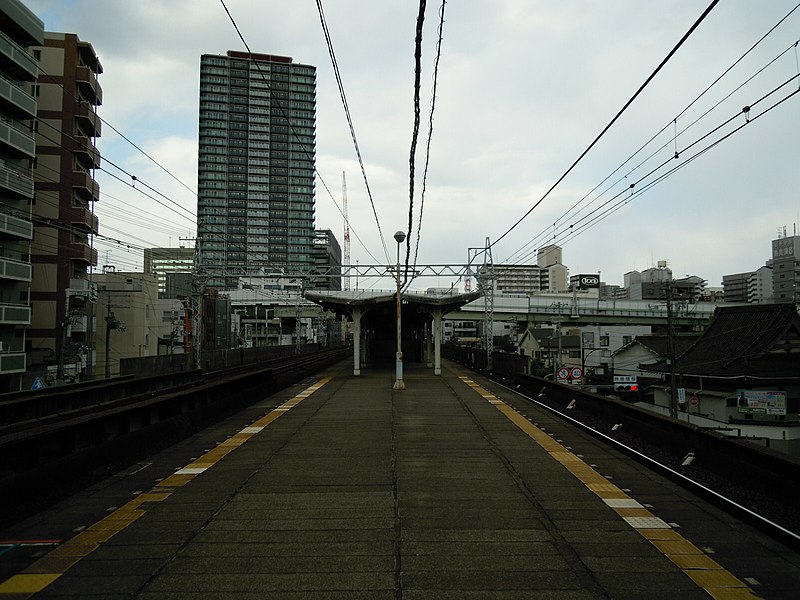 File:Nankai Imamiyaebisu Station platform - panoramio (12).jpg