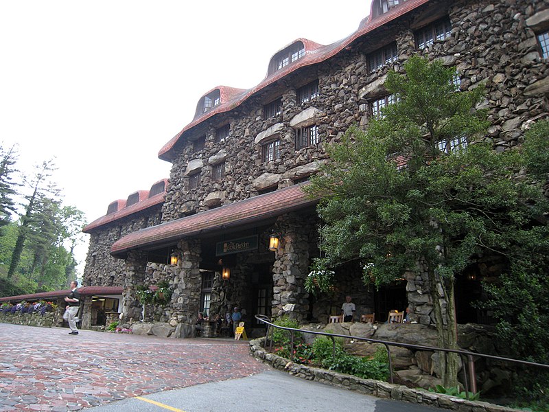 File:Grove Park Inn, Asheville NC, May 2007.jpg