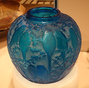 Parrot vase by Lalique (1922), Cincinnati Art Museum, US