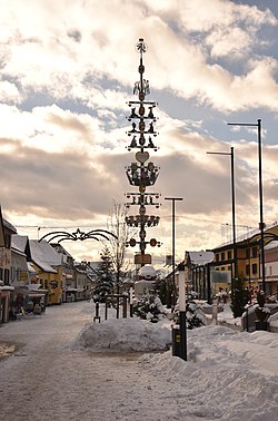 The main square in Kindberg with the Zunftbaum