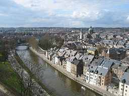 Sambre flyter genom Namur.