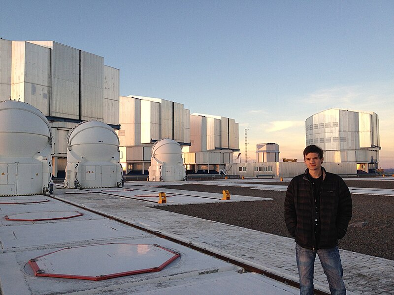 File:Grant Tremblay at Paranal Observatory.jpg