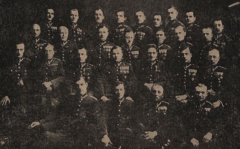 File:Oficerowie i podoficerowie 4 Pułku Piechoty Legionów (1930).jpg