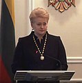 Președintele Lituaniei, Dalia Grybauskaitė, purtând Ordinul Republicii