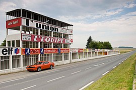 La tribune du circuit.