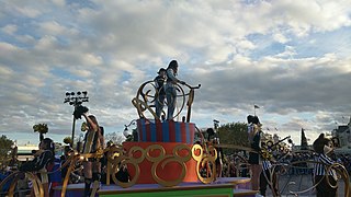 Griffin and Milton at the 2018 UCF Disney Parade (27790167879).jpg