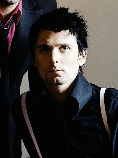 File:2006 Matthew Bellamy.JPG