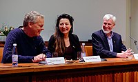 Мозер ле О Киф, Нобельдиҥ лауреаттары пресс-конференцияда, 2014