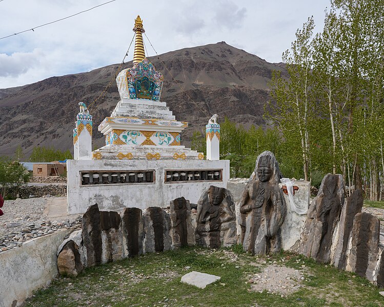 File:Crematory Rock Carvings Sani Zanskar Jun24 A7CR 00746.jpg