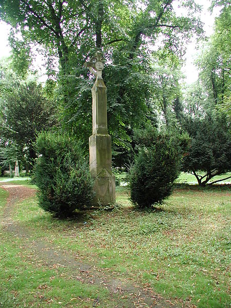 File:Decksteiner-Friedhof-080.JPG