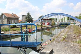 L'écluse sur le Canal de Saint-Quentin.