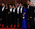 I sopravvissuti e il cast del film La società della neve al Festival di Venezia 2023