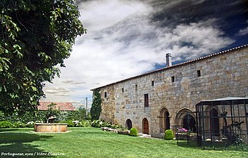 Photographie d'un bâtiment ancien en pierres de taille.