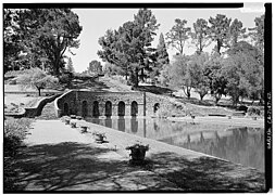 Mortimer Fleishhacker House Roman Pool.jpg